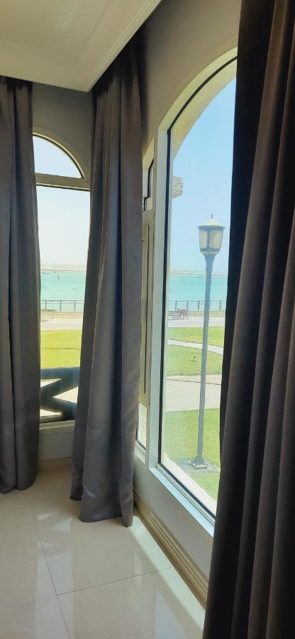 アル スルタン ビーチ リゾート アル・ホール エクステリア 写真 View from the window of a room at the hotel