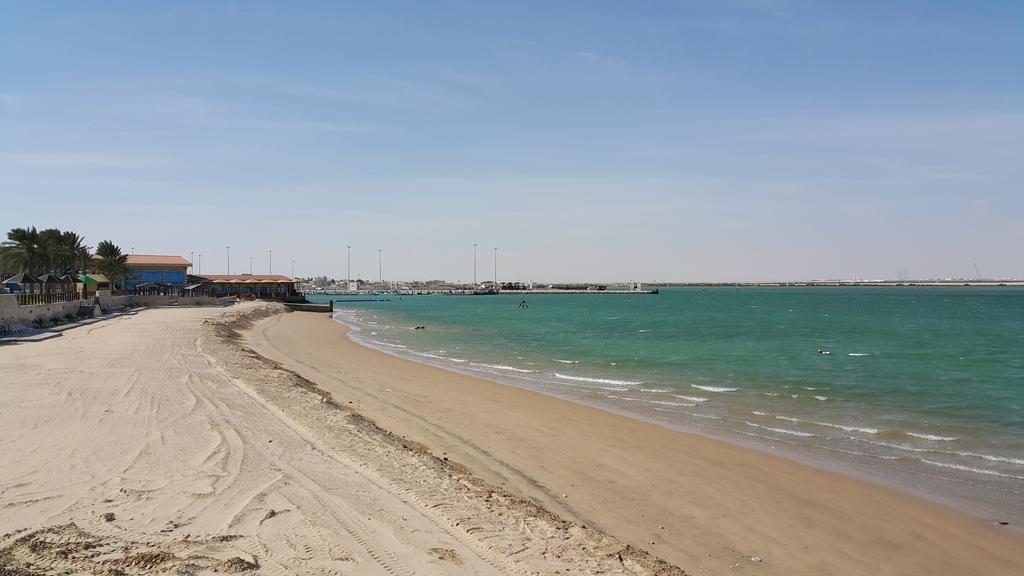 アル スルタン ビーチ リゾート アル・ホール エクステリア 写真 Al Khor Beach
