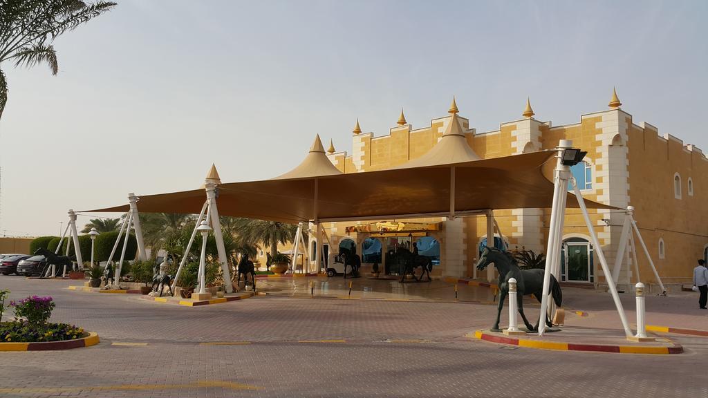 アル スルタン ビーチ リゾート アル・ホール エクステリア 写真 Al-Shaqraa International Airport