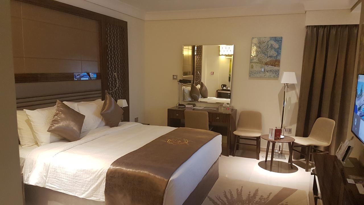 アル スルタン ビーチ リゾート アル・ホール エクステリア 写真 A room at the hotel